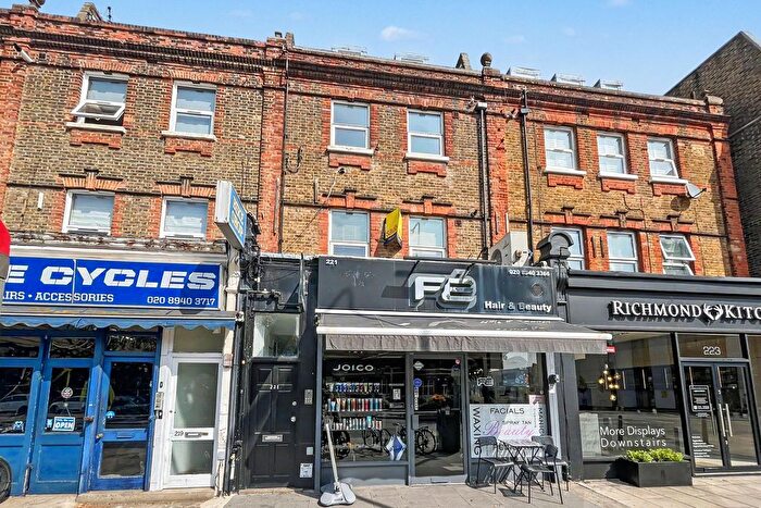 1 Bedroom Flat For Sale In Lower Mortlake Road, Richmond, TW9
