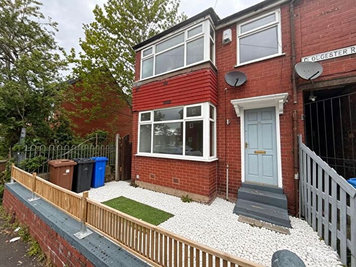 2 Bedroom End Of Terrace House To Rent In Gloucester Road, Droylsden, M43