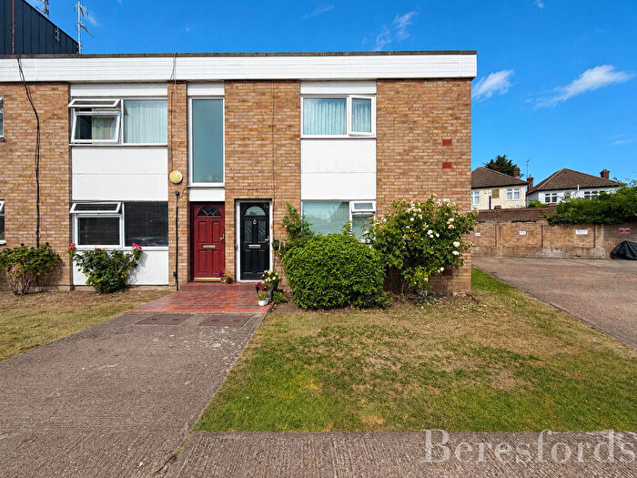 1 Bedroom Maisonette For Sale In Upminster Road, Hornchurch, RM11