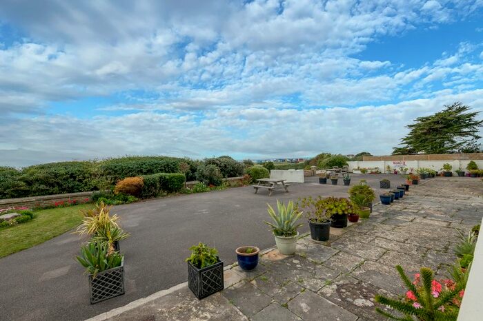 1 Bedroom Flat To Rent In Sea Front, Hayling Island, PO11