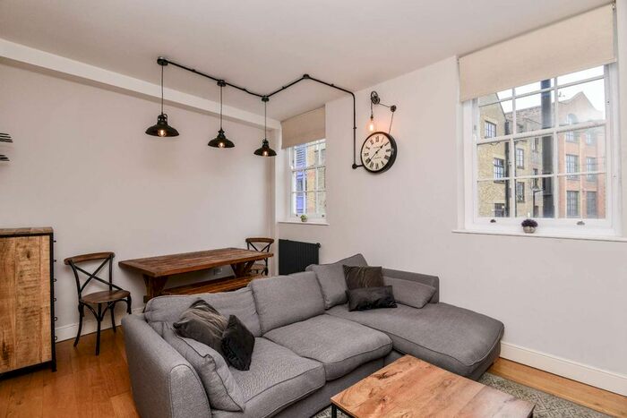 1 Bedroom Flat To Rent In Old Bank Court, Borough, London, SE1