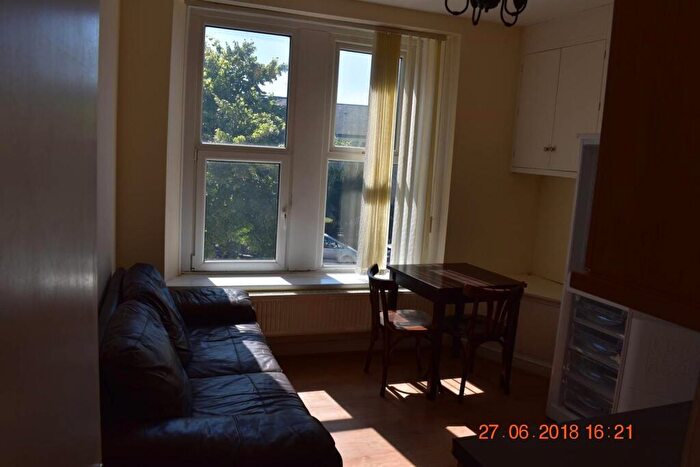 2 Bedroom Flat To Rent In Richmond Road, Roath, CF24