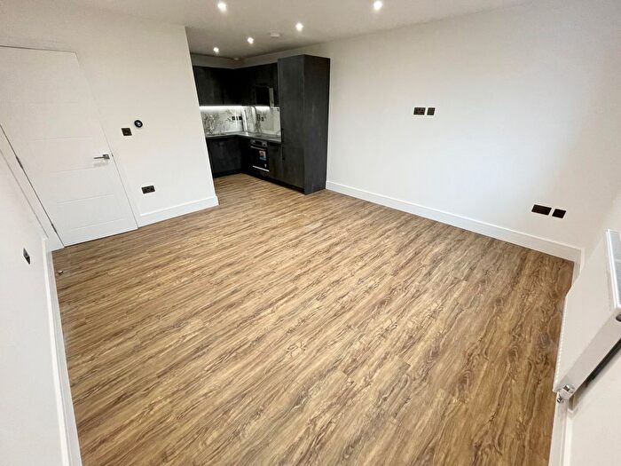 2 Bedroom Flat To Rent In Castle Street, Luton, LU1