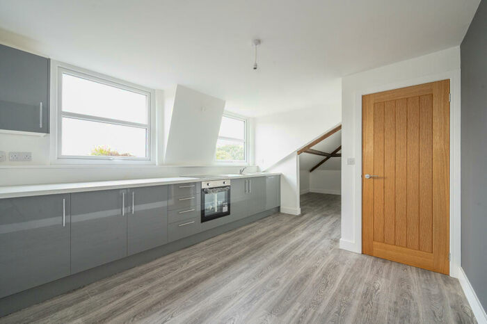 1 Bedroom Flat To Rent In High Street, Morley, LS27