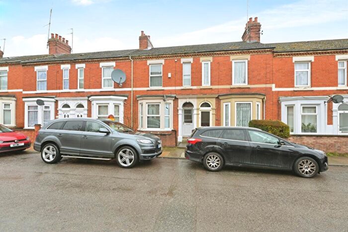 3 Bedroom House To Rent In St James Park Road, Northampton, NN5