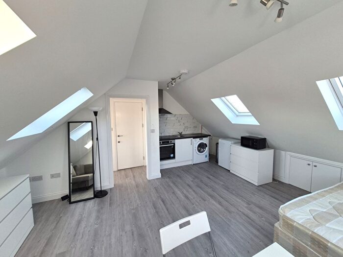 Studio To Rent In Stag Lane, London, NW9