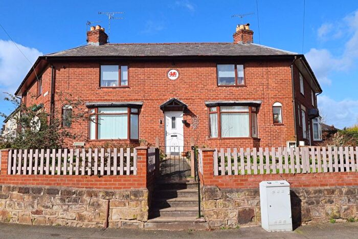 3 Bedroom Town House For Sale In Bennions Road, Wrexham, LL13