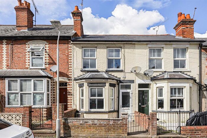 2 Bedroom Terraced House For Sale In Shaftesbury Road, Reading, RG30