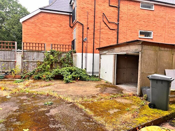 Garage / Parking To Rent In Parson Street, Hendon, London, NW4