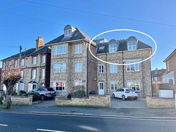 2 Bedroom Apartment For Sale In Mill Hill Road, Cowes, PO31