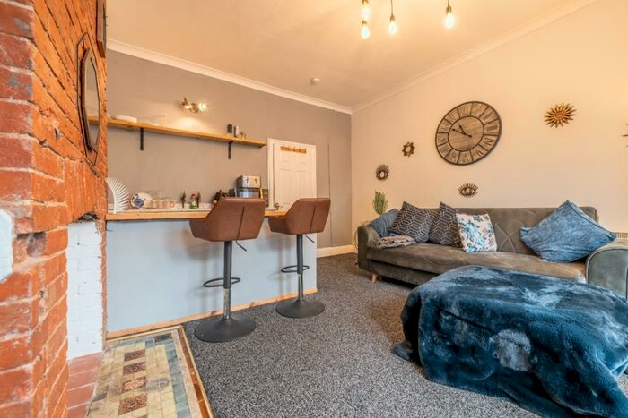 1 Bedroom Flat To Rent In The Polygon, Southampton, Hampshire, SO15