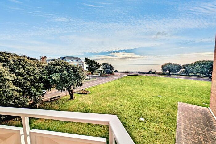 2 Bedroom Flat For Sale In East Cliff, BH1