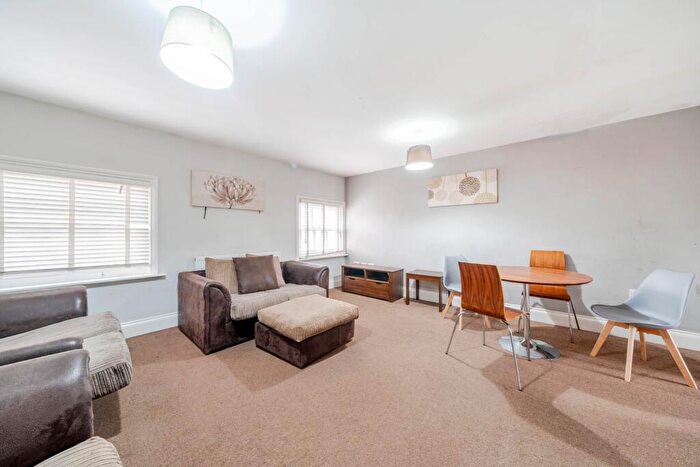 3 Bedroom Flat To Rent In Derby, DE1