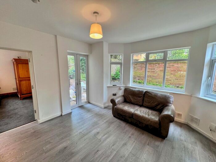 2 Bedroom Flat To Rent In Villa Road. Mapperly Park, NG3