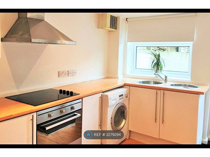 1 Bedroom Flat To Rent In Williams Street, Reading, RG1