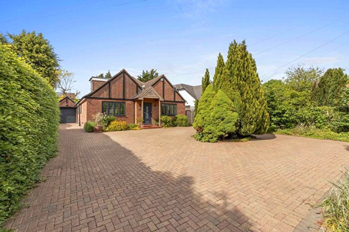 4 Bedroom Detached Bungalow For Sale In Amersham Road, Little Chalfont, HP6
