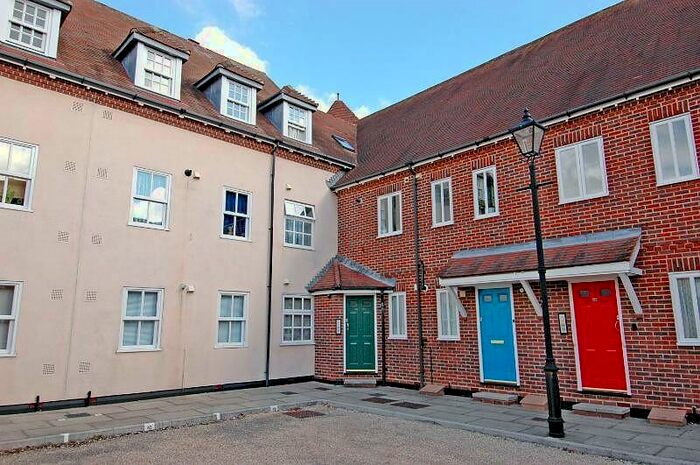 1 Bedroom Flat To Rent In Peter Weston Place, Chichester, PO19