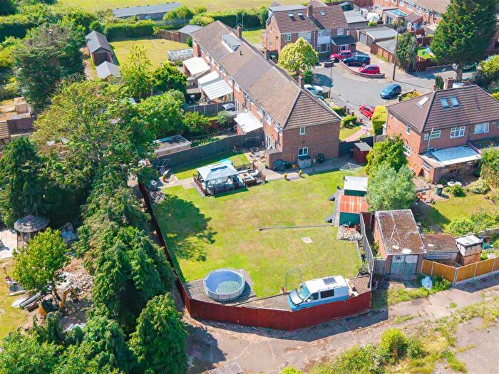 3 Bedroom End Of Terrace House For Sale In Loweswater Road, Binley, Coventry, CV3