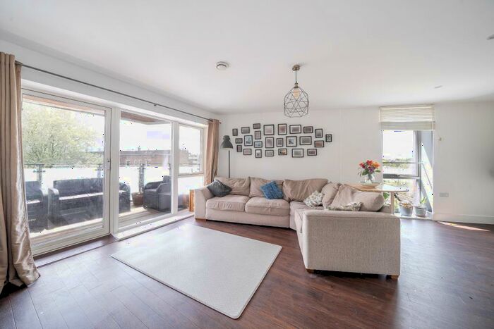 2 Bedroom Apartment To Rent In Loudoun Road, South Hampstead, NW8