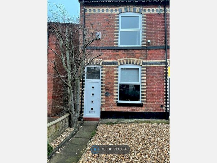 2 Bedroom End Of Terrace House To Rent In Hanson Street, Bury, BL9