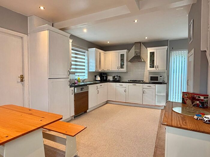 3 Bedroom End Terrace House For Sale In Sheringham Avenue, Newcastle Upon Tyne, Tyne And Wear, NE3