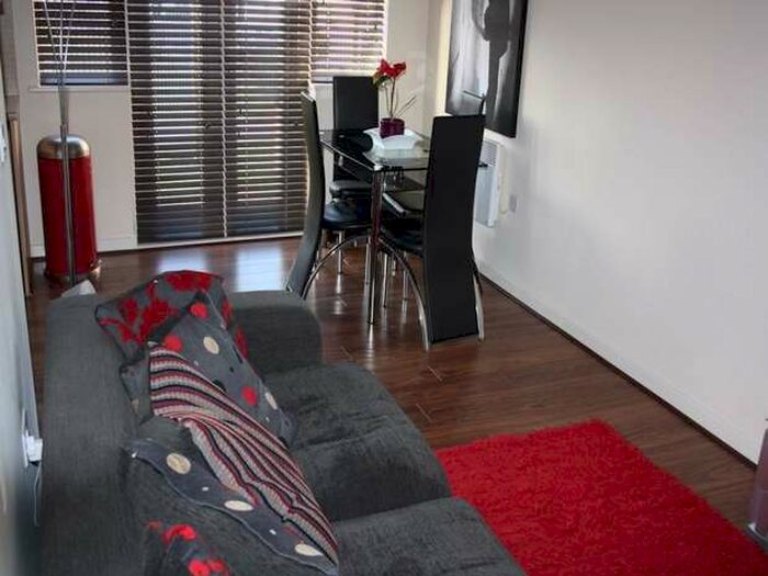 2 Bedroom Flat To Rent In Warren Way, Edgware, Middlesex, Uk, HA8