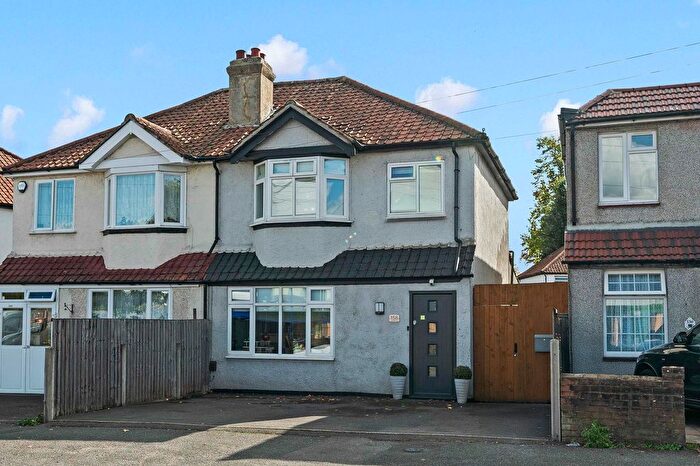 3 Bedroom Semi Detached House For Sale In Erskine Road, Sutton, SM1
