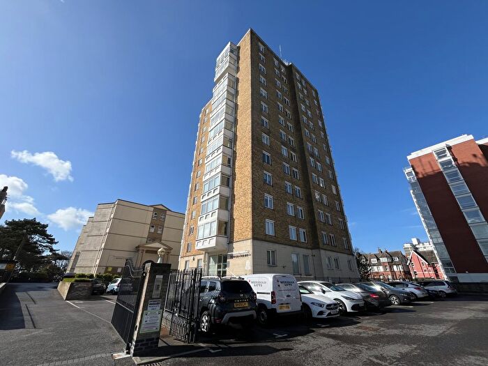 2 Bedroom Flat To Rent In West Cliff Road, Bournemouth, BH2