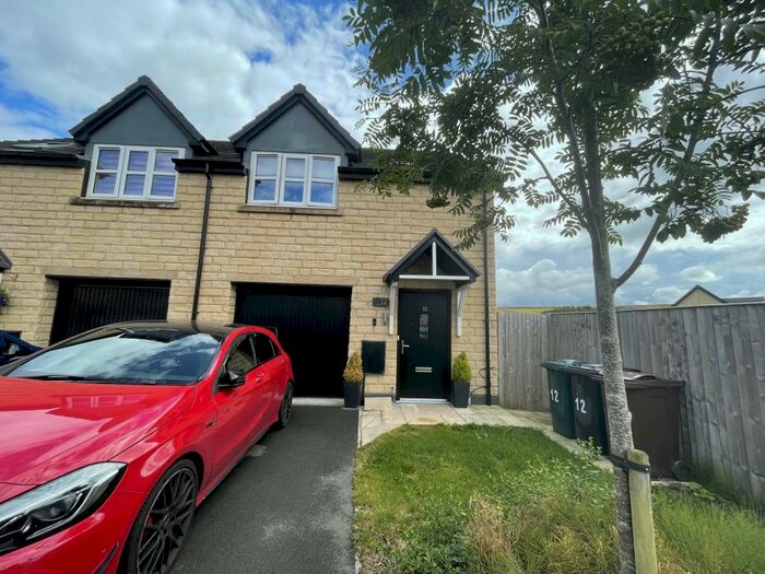 4 Bedroom House To Rent In Tempest Close, Denholme, Bradford, BD13