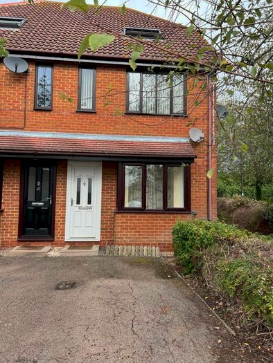 1 Bedroom Ground Maisonette To Rent In Bergamot Gardens, Walnut Tree, Milton Keynes, MK7