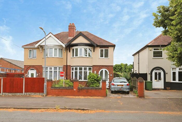 3 Bedroom Semi-Detached House For Sale In Beauchamp Avenue, Kidderminster, Worcestershire, DY11