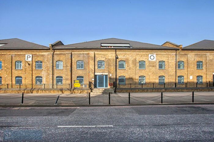 2 Bedroom Apartment To Rent In The Grainstore, E16