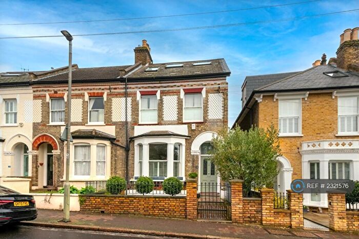 4 Bedroom Semi-Detached House To Rent In Ramsden Road, London, SW12