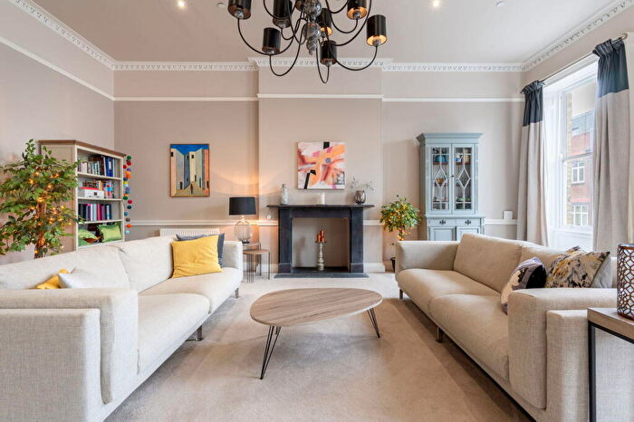 2 Bedroom Apartment For Sale In High West Street, Dorchester, DT1