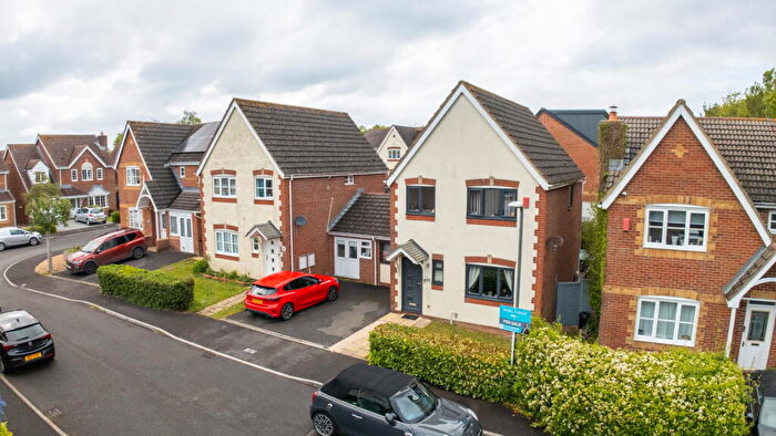 4 Bedroom Link Detached House For Sale In Under Knoll, Peasedown St John, Bath, BA2