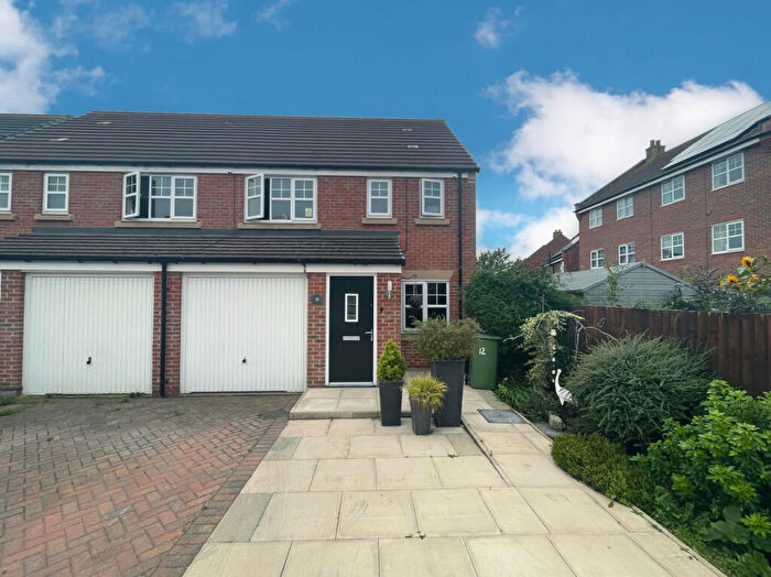 3 Bedroom End Of Terrace House For Sale In Voyager Close, Fleetwood, Lancashire, FY7