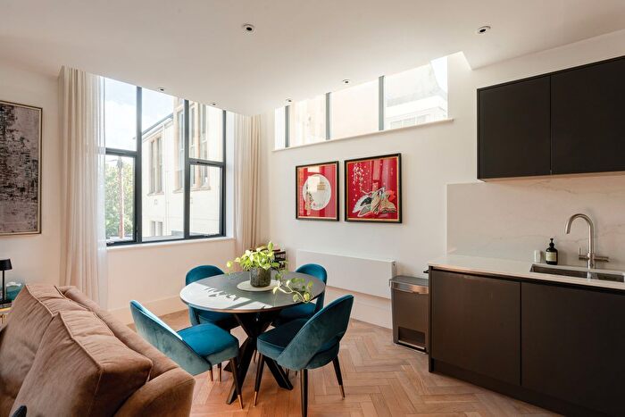 2 Bedroom Flat For Sale In Old School Close, Redland, Bristol, BS6