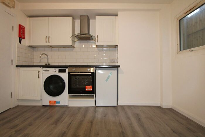 Studio To Rent In Cranfield Close, West Norwood, SE27
