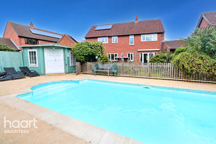 4 Bedroom Detached House For Sale In The Cloisters, Braintree, CM7