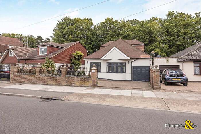 5 Bedroom Detached Bungalow For Sale In Baldwyns Park, Bexley, DA5