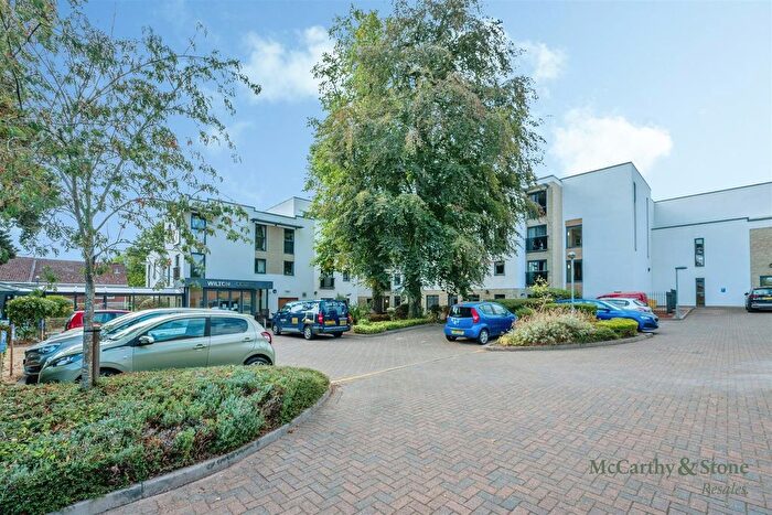 2 Bedroom Flat For Sale In Wilton Court, Southbank Road, Kenilworth, CV8