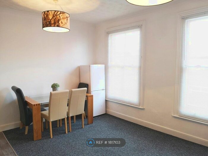 2 Bedroom Flat To Rent In Railway Road, King's Lynn, PE30