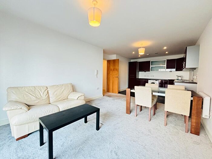 1 Bedroom Flat To Rent In Barnfield House, Salford Approach, Manchester, M3