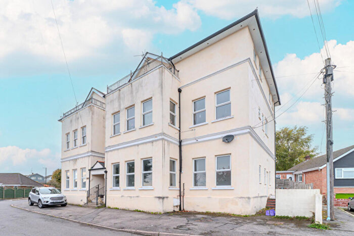 1 Bedroom Apartment For Sale In St. Maur Gardens, Chepstow, NP16