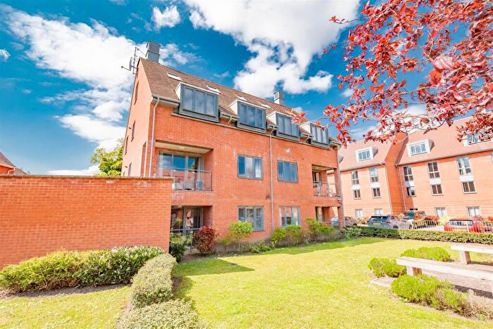 2 Bedroom Apartment For Sale In Chancellor Drive, Frimley, GU16