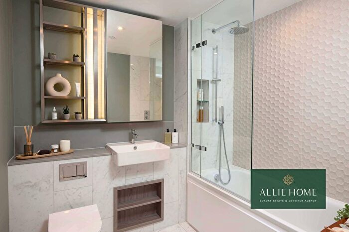 3 Bedroom Flat For Sale In Pegler Square, Birch House, SE3