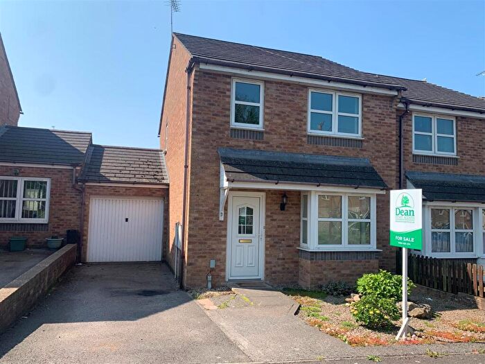 3 Bedroom Semi-Detached House For Sale In Boseley Way, Cinderford, GL14