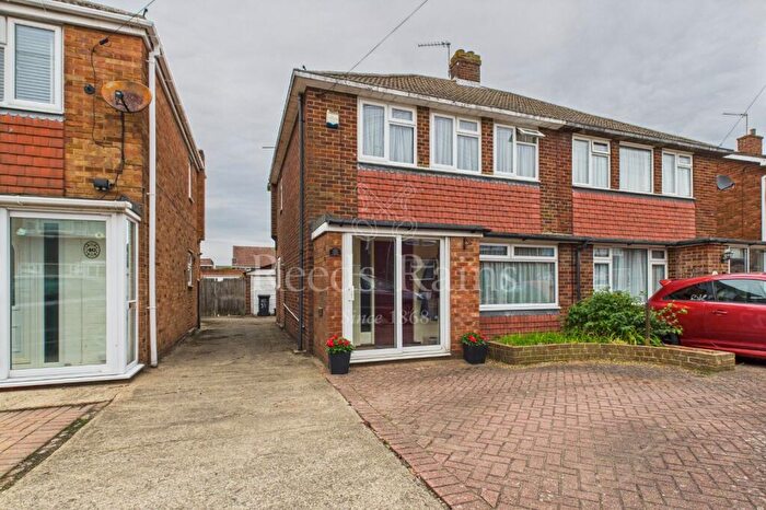 3 Bedroom Semi-Detached House For Sale In Lonsdale Crescent, Dartford, Kent, DA2