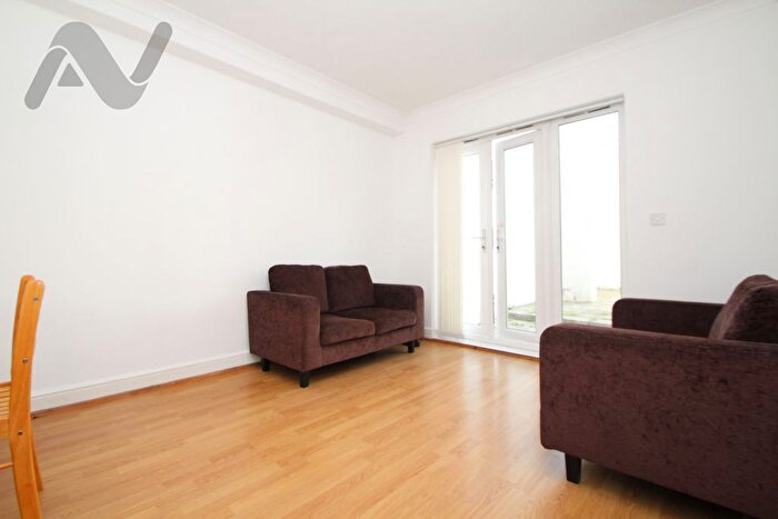 3 Bedroom Flat To Rent In Sussex Way, London, N19