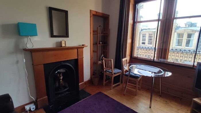 2 Bedroom Flat To Rent In Buccleuch Terrace, Edinburgh, EH8